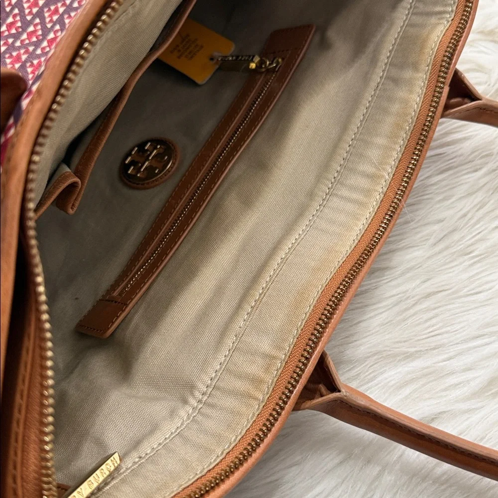 Rare TORY BURCH Jaden Tote Retails $498 - Picture 13 of 16